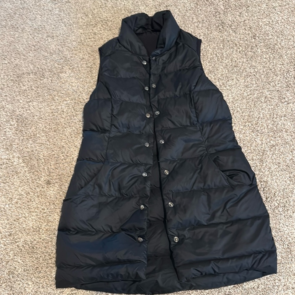 Size 4 lululemon long black vest